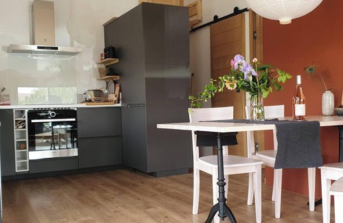 Assignan Condominio | Château Les Poules - new bright modern and cosy loft