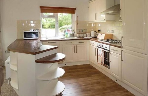 Black Torrington Cabaña | Chaffinch Lodge, HIGHAMPTON