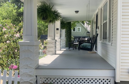 Chagrin Falls Casa | CHAGRIN FALLS rental - 5 min walk to town. 3 bedrooms & 1 bath.