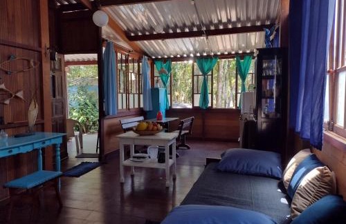 Ubatumirim Apartamento | Chalé aconchegante a 50m da Praia - Ubatumirim