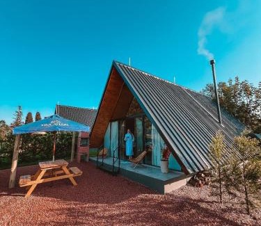 Campo Alegre Chalet De Esquí | Chalé com banheira de hidromassagem e lareira l Chalé Azul
