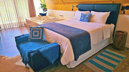 Campo Alegre Chalet De Esquí | Chalé com banheira de hidromassagem e lareira l Chalé Azul