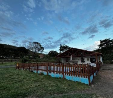 Palmeiras Casa | Chalé Quartzo no Recanto Diamantina entre Palmeiras e Capão