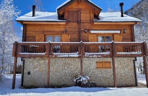 L'Hospitalet-pres-l'Andorre Chalet De Esquí | Chalet bois au coeur des Pyrénées ariégeoises