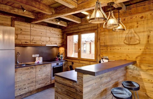 Le Praz Chalet De Esquí | Chalet, a 200m de las pistas de esquí, balcón, chimenea o estufa a leña, tv, 150m², Courchevel