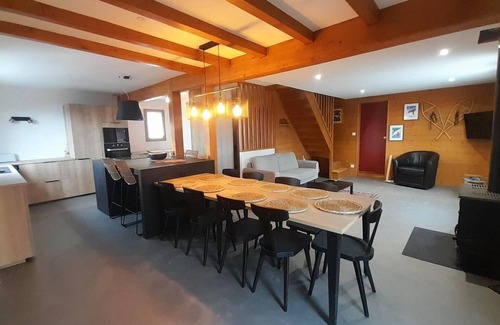 Arc-1800 Chalet De Esquí | Chalet, 2.o piso, vista valle, terraza, chimenea o estufa a leña, tv, 100m², Les Arcs