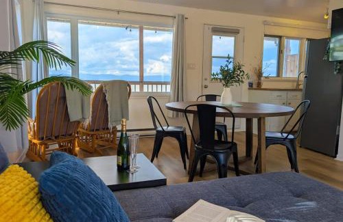 Cap-Saint-Ignace Casa | Chalet 691 Waterfront with Spa, Fireplace, WiFi & AC