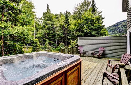 Stoneham Chalet De Esquí | Chalet 9010 Chemin des Alpages by Les Chalets Alpins