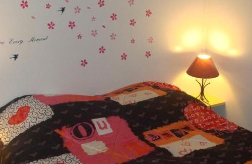 Sauveterre-de-Rouergue Otro | Chalet avec Terrasse à Sauveterre-de-Rouergue, 2 Chambres, Équipements Complets - API-1-52-410