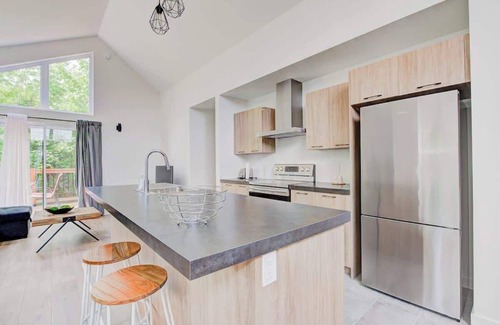 Pont-Rouge Casa | Chalet Beaulieu | Spa | Piscine | Sauna | Billard