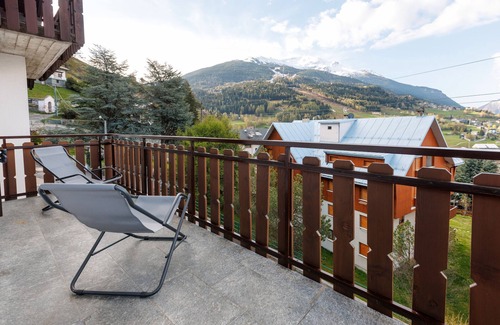 Bormio Chalet De Esquí | Chalet 'Beppe' with Mountain View, Shared Garden and Wi-Fi