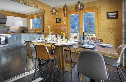 Saint-Jean-de-Sixt Chalet De Esquí | Hermoso chalet de 4 * con jacuzzi, jardín, petanca, cerca de pistas - OVO Network