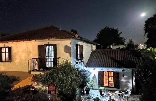 Mar del Plata Casa | Chalet Caserón de Tejas, Amplia y confortable casa para hasta 11 huéspedes