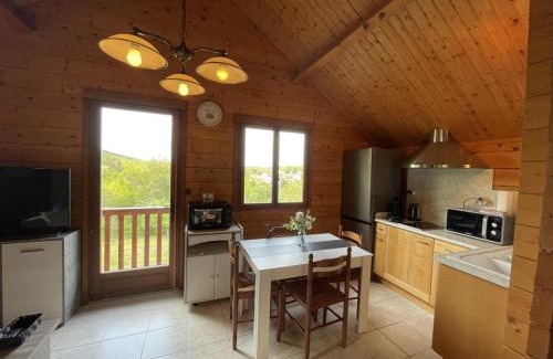 Saint-Bonnet-Troncais Apartamento | Chalet cosy avec vue nature, idéal pour activités en plein air - FR-1-489-445