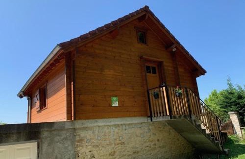 Saint-Bonnet-Troncais Apartamento | Chalet cosy avec vue nature, idéal pour activités en plein air - FR-1-489-445