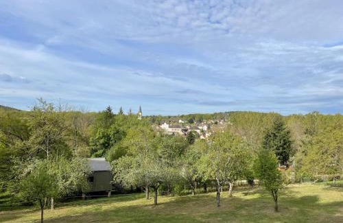 Saint-Bonnet-Troncais Apartamento | Chalet cosy avec vue nature, idéal pour activités en plein air - FR-1-489-445