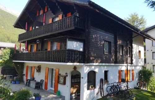 Saas-Fee Apartamento | Chalet Delphin