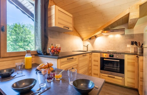 Les Clefs Apartamento | Lachat-Apartamento-Lujoso-Baño privado con bañera-Vista a la Montana