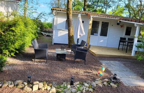 Champs-Romain Chalet De Esquí | Chalet-dordogne B10 camping Château Le Verdoyer - Champs Romain, Dordogne