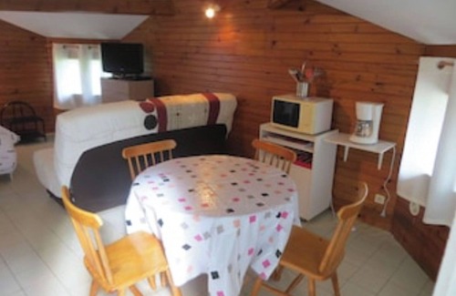 Gindou Chalet De Esquí | Chalet du BAS - Free Wifi, Air Conditioning, La Cavette
