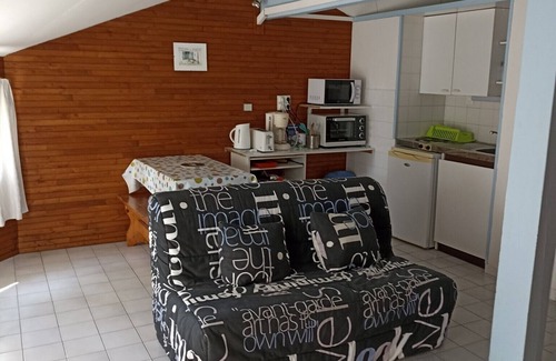 Gindou Chalet De Esquí | Chalet du HAUT - Free Wifi, Air conditioning and all comforts, La Cavette