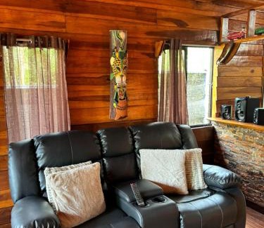 Pacuare Reserve Chalet De Esquí | Chalet El Riachuelo