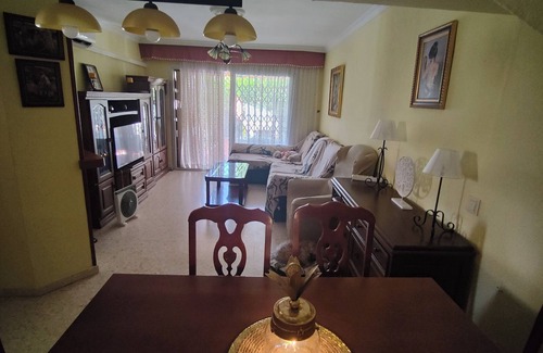 Vélez-Málaga Chalet De Esquí | Chalet en 1ª línea de playa,en la Costa del Sol.Ideal familas,mascotas aceptadas