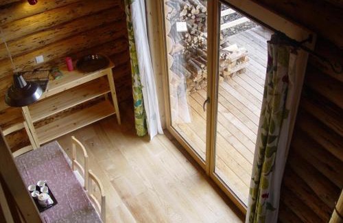 Saint-Martin-la-Sauvete Casa | Chalet en bois au cœur de la nature, animaux acceptés - FR-1-496-187