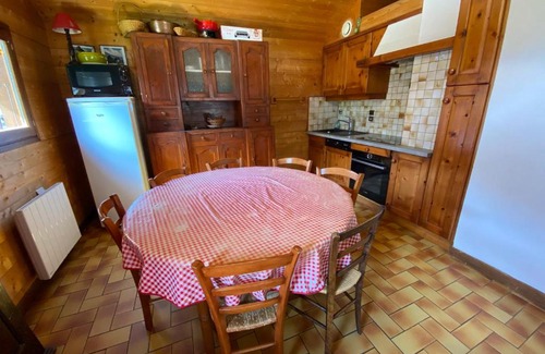 Areches Chalet De Esquí | Chalet en plein cœur de village, 9 personnes, 2 chambres, 1 mezzanine - CH18