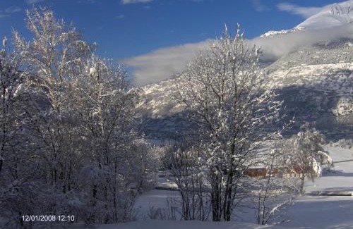 Ried-Brig Apartamento | Chalet Esher Surrey