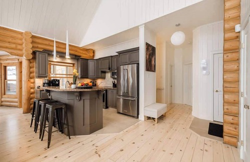 Mille-Isles Chalet De Esquí | Chalet Golden Bear at Fiddler Lake with spa, sauna, and private pool