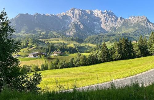 Dienten am Hochkoenig Apartamento | Chalet in Dienten by Ski Slopes & Wellness