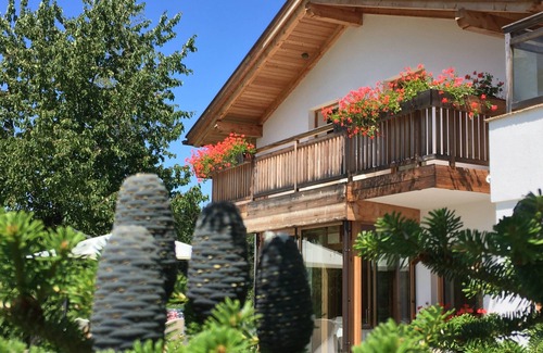 Aldino Chalet De Esquí | Disfruta de los Dolomitas! Casa de vacaciones - vista panorámica 1/2 ha cercado prado / bosque