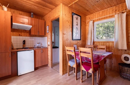 Rouffiac-des-Corbieres Chalet De Esquí | Chalet 'Japon' con vistas a la montaña, piscina compartida y terraza privada