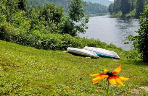 Mauricie Chalet De Esquí | Chalet L'Apéro du Bois-Rond - Spa, billard & bord de la rivière Batiscan
