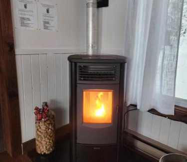 Mauricie Chalet De Esquí | Chalet L'Apéro des Chutes - Spa, détente & nature au bord de l'eau en Mauricie