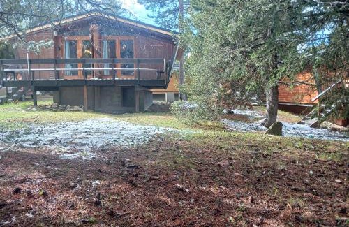 Pyrenees 2000 Chalet De Esquí | Chalet l'Epicéa rénové dans la forêt, T3 avec terrasse & jardin à 5 min à pied des pistes P2000