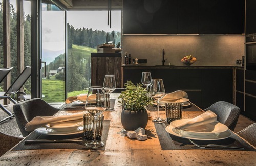 Selva di Val Gardena Chalet De Esquí | Chalet 'L Piz Dolomites' with Mountain View, Private Terrace and Wi-Fi