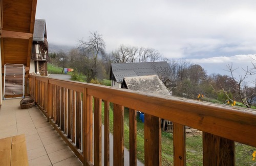 Jarrier Chalet De Esquí | Chalet 'La Gelinotte - Jarrier' con vistas a la montaña, terraza privada y Wi-Fi
