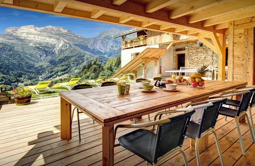Les Clefs Chalet De Esquí | Espléndido chalet, piscina cubierta, sauna, baño de vapor, wifi - OVO Network