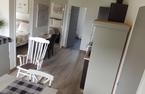 Larouche Chalet De Esquí | Chalet Le Kim al borde del lago