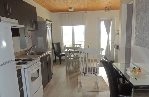 Larouche Chalet De Esquí | Chalet Le Kim al borde del lago