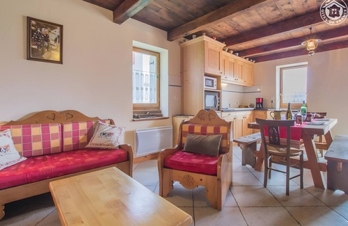 Montricher-Albanne Apartamento | Chalet 'Le Lagopede' con vistas a la montaña y Wi-Fi