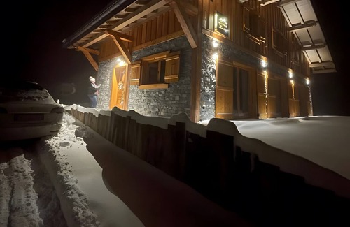 Mieussy Chalet De Esquí | Chalet 'Les Carroz De Mary - Sommand' con vistas a la montaña, terraza privada y Wi-Fi