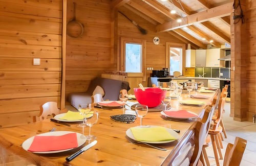Hauteluce Chalet De Esquí | Chalet 'Lo Capstoa' con vistas a la montaña, terraza privada y Wi-Fi