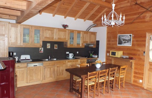 Risoul Chalet De Esquí | Chalet 'Mélèze Plein Sud À 1174 M' con vistas a la montaña, terraza privada y jardín privado