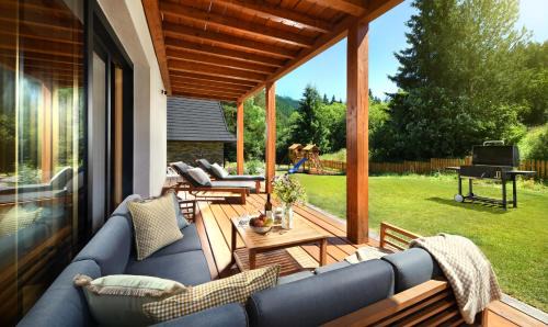 Huty Cabina | Chalet Oasis - Luxury 5-Bedroom Chalet with Panoramic Views