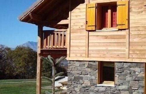 Saint-Leger-les-Melezes Chalet De Esquí | Chalet emparejado con unas vistas impresionantes.