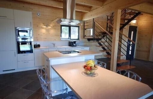 Puy-Saint-Eusebe Chalet De Esquí | CHALET PAULANTOINE con PISCINA Y ÁREA DE BALNEOTERAPIA