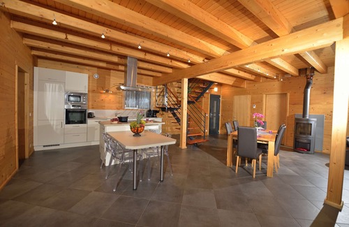 Puy-Saint-Eusebe Chalet De Esquí | CHALET PAULANTOINE con PISCINA Y ÁREA DE BALNEOTERAPIA